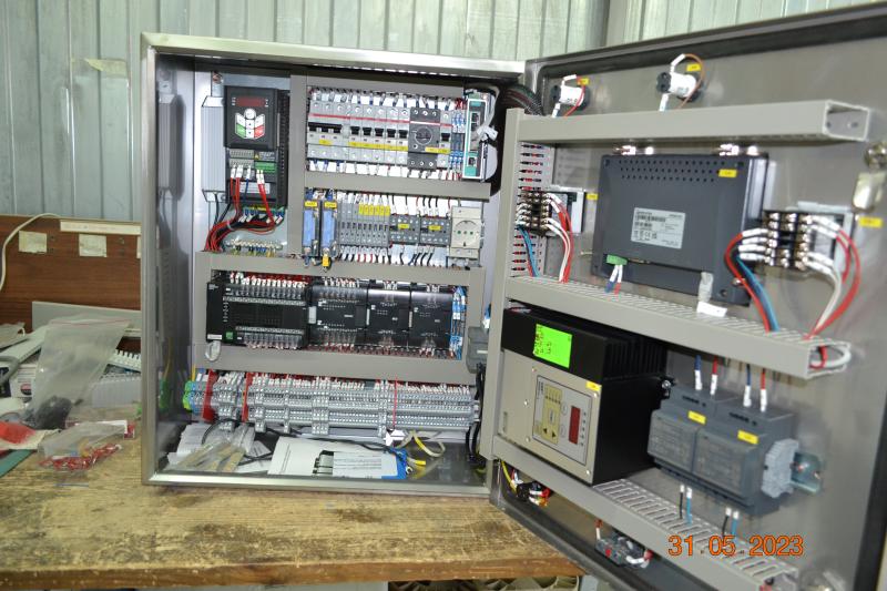 Шкаф управления фасовочным автоматом для густых пищевых продуктов