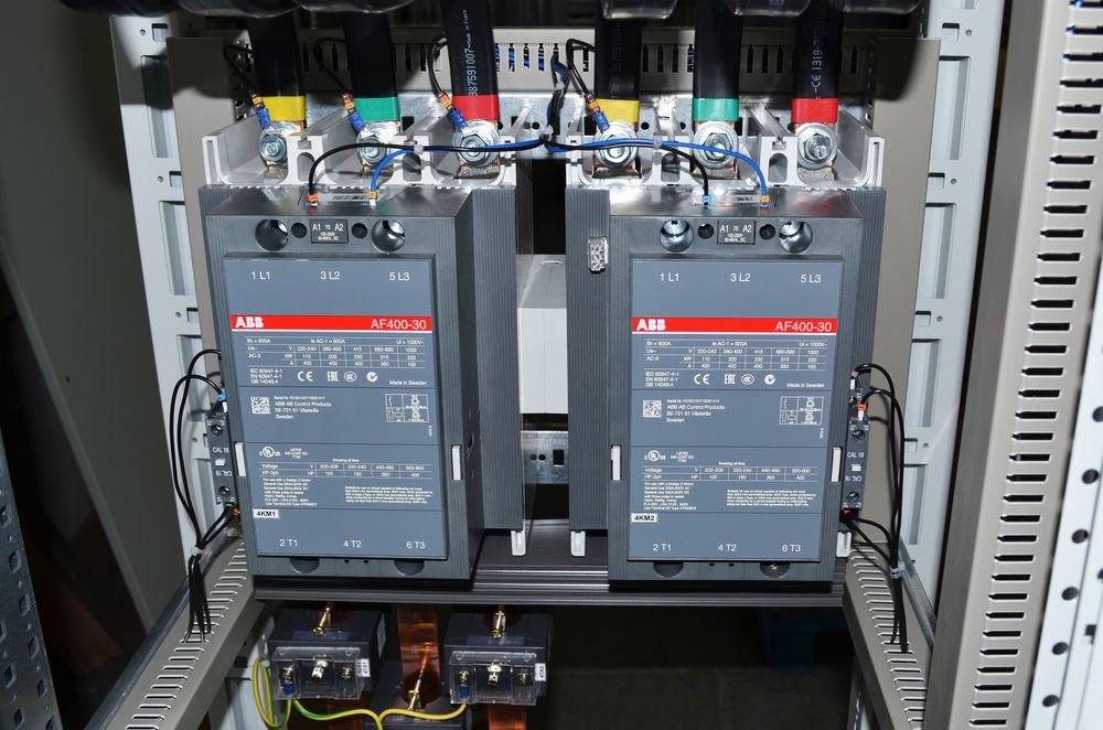  Сборка щитов АВР (автоматического ввода резерва)