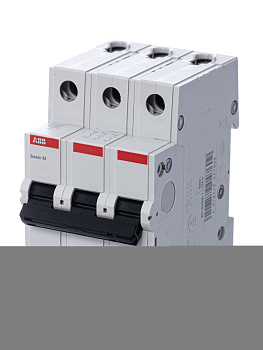 Автоматический выключатель 3P, 20A, C, 4,5кА, BMS413C20