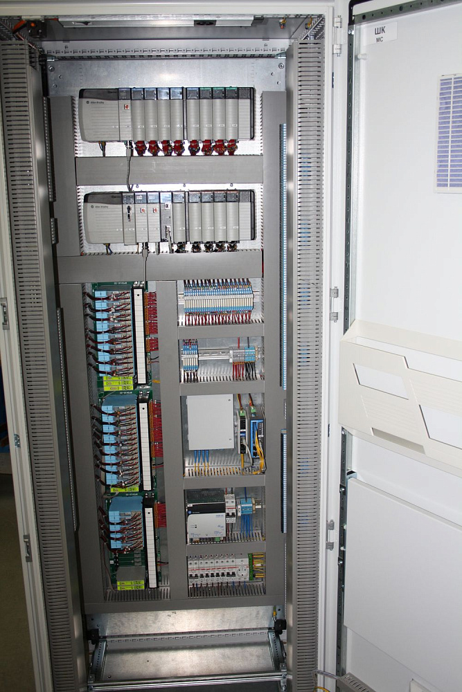 Сборка щитов управления компрессорной станцией ВД ЦПС Ванкорского месторождения