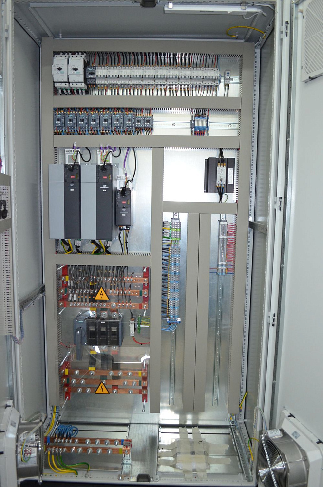 Сборка щитов управления инженерными системами предприятия для АО «Информационные спутниковые системы» им. Академика Решетнева