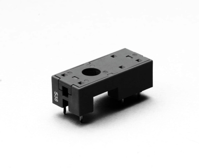 Розетка для монтажа на плате для реле 40.31, 40.41; в комплекте металлическая клипса 095.51; версия: черный цвет (заказ минимум/кратно 1000шт)